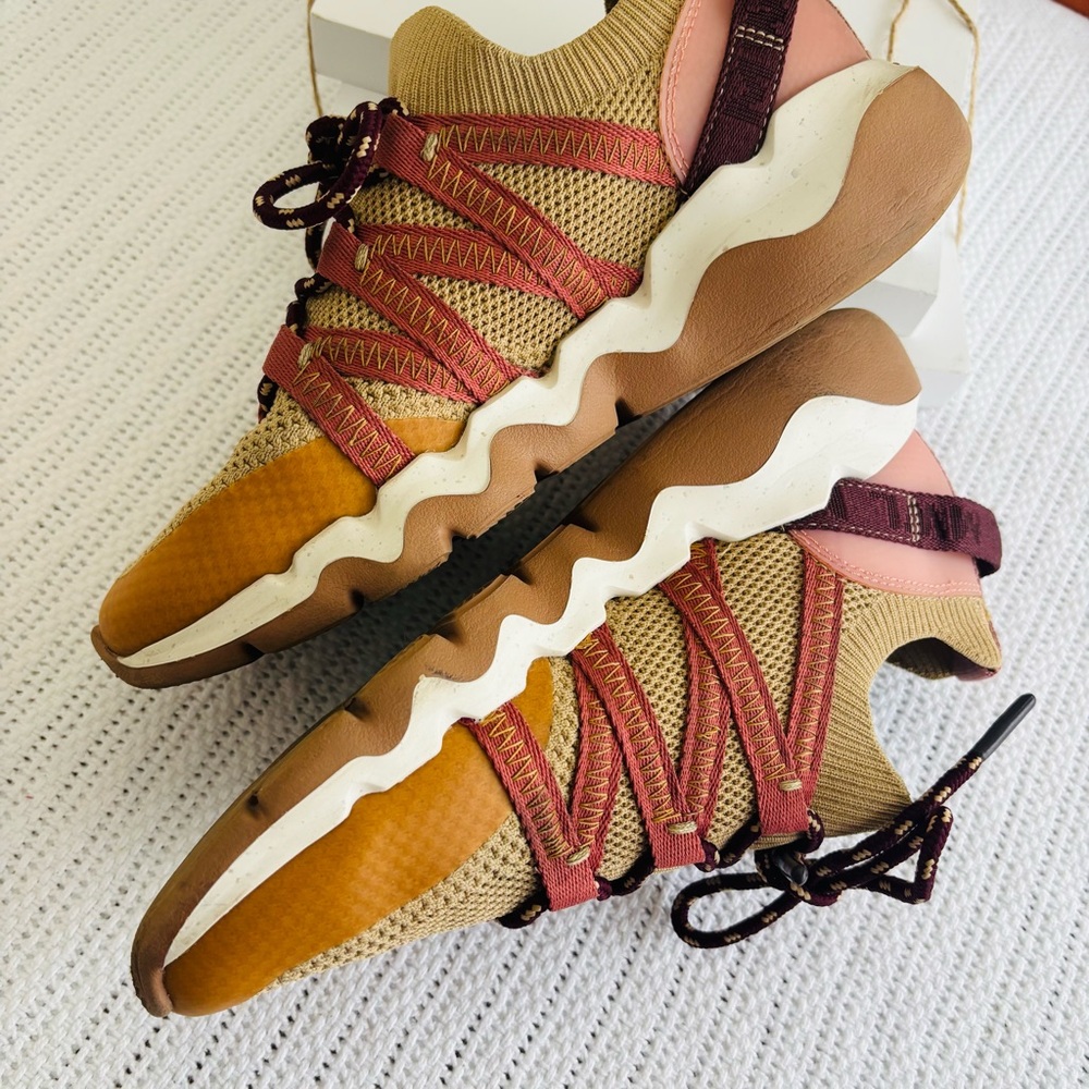 Madewell Field Stylish Women's Sneakers in Pink and Tan - Picture 2 of 6